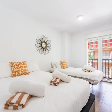 2-bed In Heart Of Boliches Pass The Keys Апартаменты