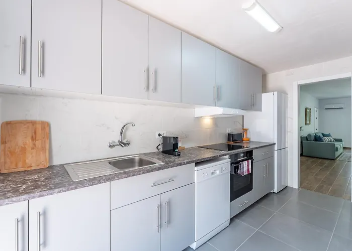 2-bed In Heart Of Boliches Pass The Keys