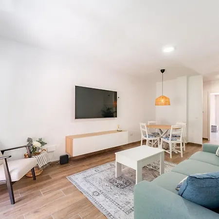 Апартаменти 2-bed In Heart Of Boliches Pass The Keys Фуенхірола