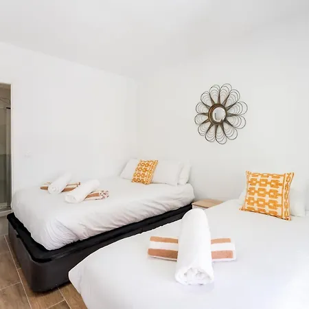 2-bed In Heart Of Boliches Pass The Keys Фуенхірола