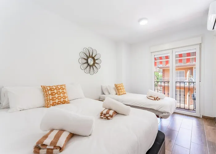 2-bed In Heart Of Boliches Pass The Keys Апартаменти