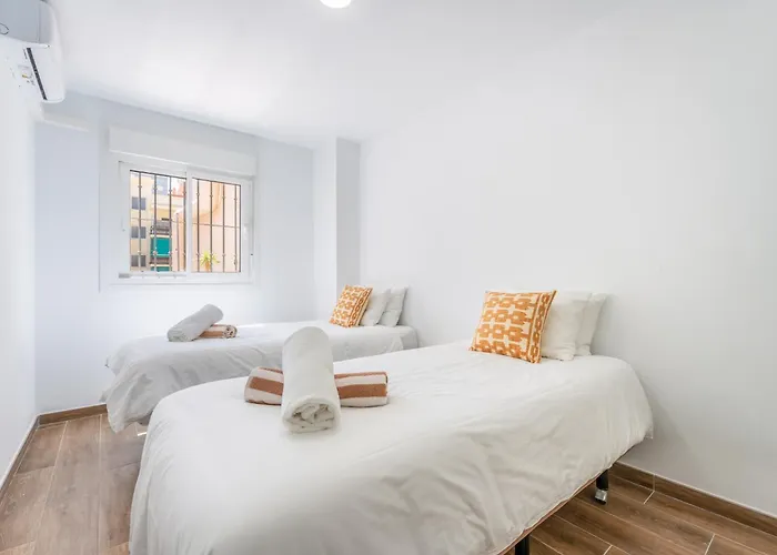 2-bed In Heart Of Boliches Pass The Keys Апартаменти Фуенхірола